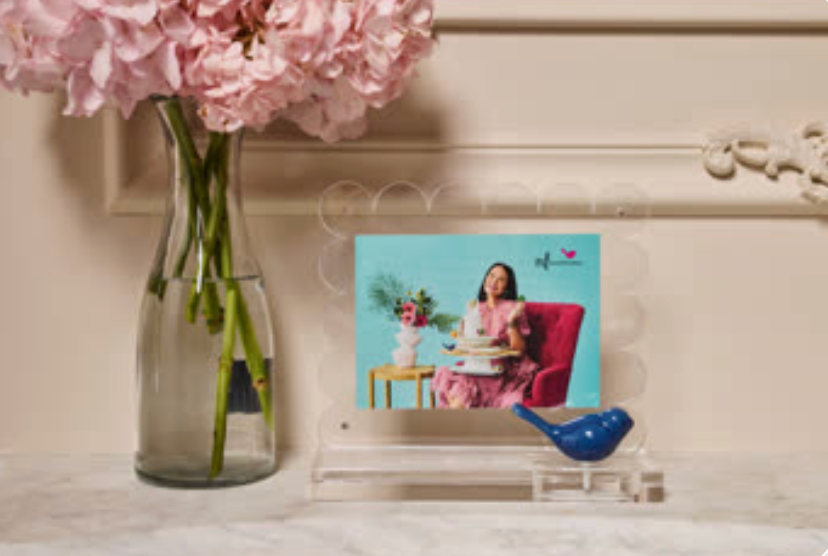 Clearly a-nora-ble Scalloped Acrylic Picture Frame